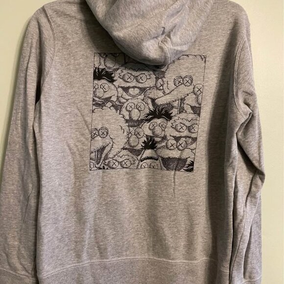 Kaws UNIQLO Sesame Street Extremely RARE Women’s hoodie size Small, Like New - Picture 3 of 4